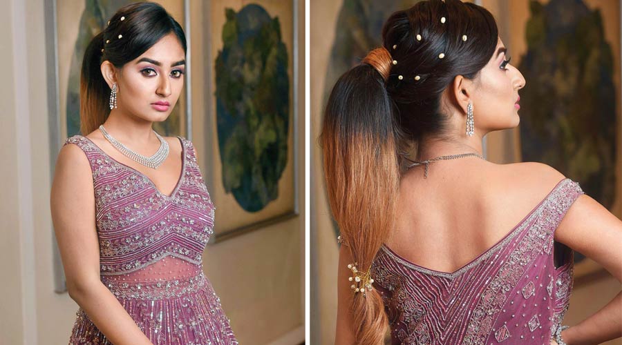 How To: A Party-Ready Hair Clip Hairstyle For Your Next Night Out -  Lulus.com Fashion Blog