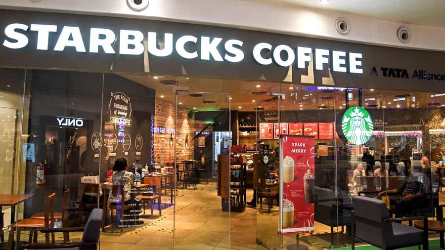 Shoppers refreshed themselves between visiting stores at Starbucks Coffee, and maybe picked up a Christmas gift or two with the store offering a 15% discount on a select range of its exclusive merchandise.