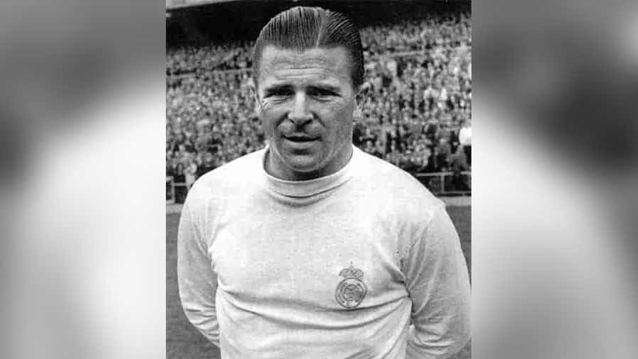 Since 2008, FIFA presents the Puskas Award every year to the scorer of the best goal in professional competitions in honour of Ferenc Puskas