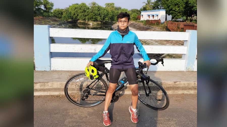 CNG’s youngest member, Class VIII student Raka Sarkar, completed her first 100km cycling challenge within just two months of joining CNG