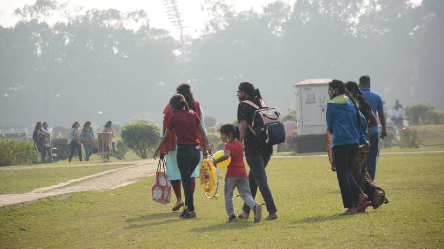 Jamshedpur witnesses a foggy day.