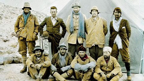 Sandy Irvine (back row, far left) and Mallory at the 1924 Everest expedition.
