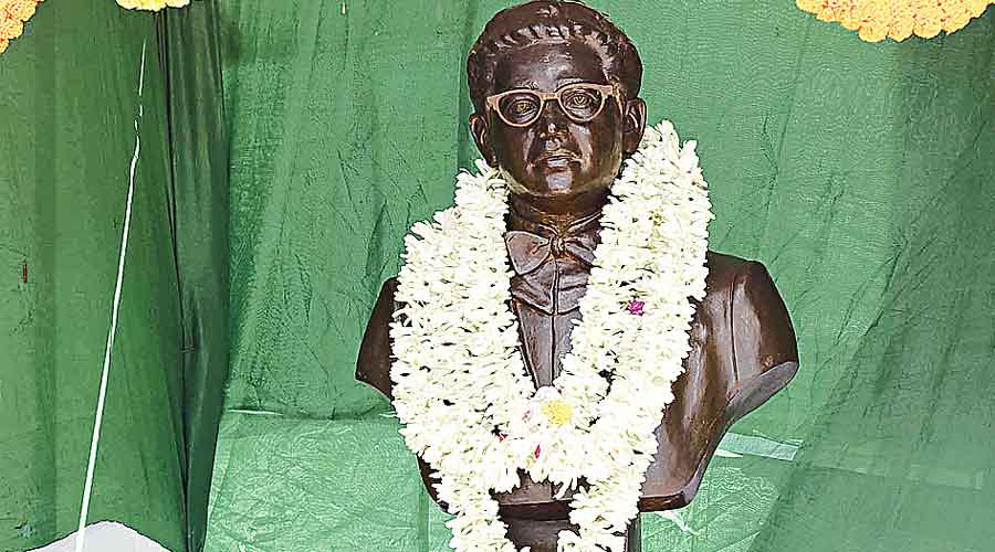 The bust of Subhas Mukhopadhayay at NRS Hospital on Friday.
