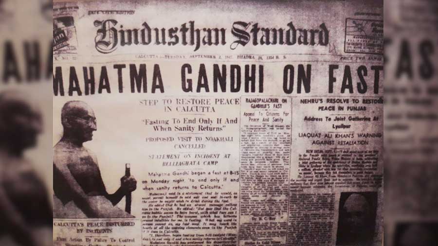A newspaper clipping from 1947 reporting Gandhi's fast in Kolkata