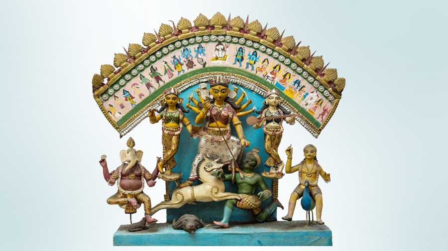 Maa Durga idol with her bahan | Durga maa, Durga, Idol