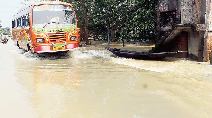 Mamata Banerjee - Mamata Banerjee urges Narendra Modi to end deluge ...