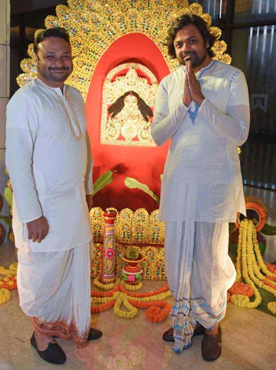 Sourendro and Soumyajit were also present at the event. “Since the dhak is the main instrument of Bengal, it makes us very proud to present this instrument to the global audience. It is the pulse of the state. So, the name Dhakutsav makes me very happy,” smiled Sourendro Mullick. 