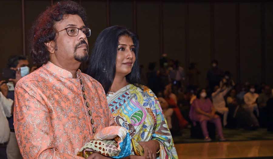 Bickram Ghosh with wife Jaya Seal during the screening of the official music video for 'Aaj baja tui dhaak'. 