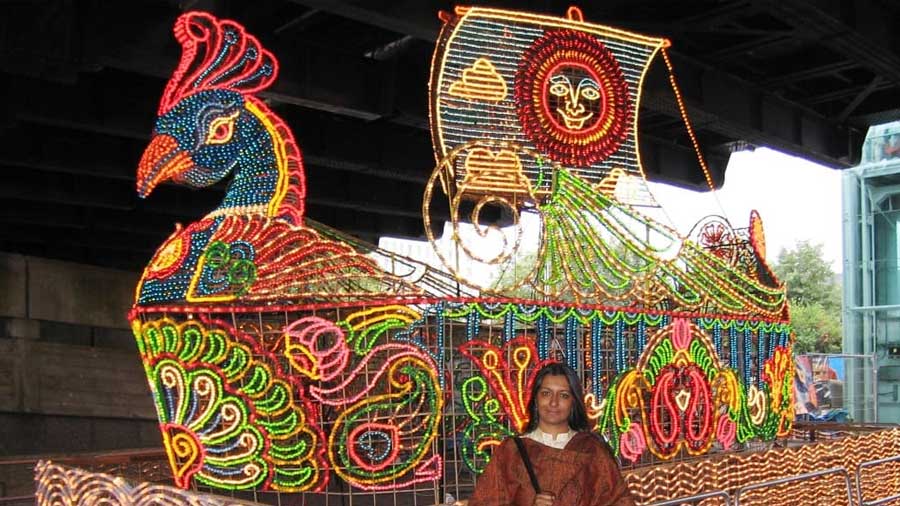 Sridhar Das' peacock barge at ‘The Mayor's Thames Festival’, in London in 2003