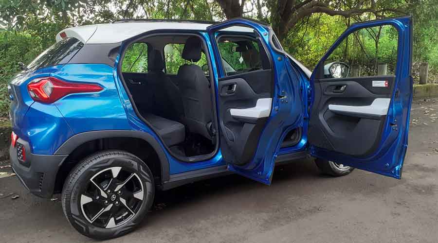 It’s easy to get in and out of with wide opening doors