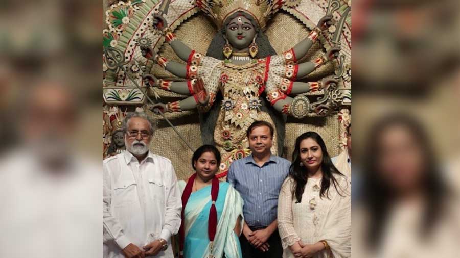 (L-R) Trinamul Congress MP Sudip Bandyopadhyay, councillor Minakshi Gupta, Trinamul MLA Vivek Gupta and Supriya Jaiswal from the puja committee, at the inauguration. 