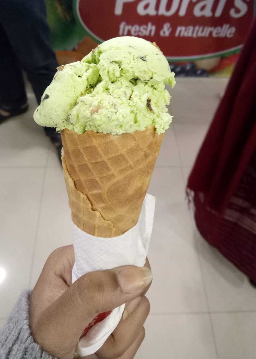 GONDHORAJ LEBU ICE CREAM FROM PABRAI’S FRESH & NATURELLE: This unusual ice cream flavour works for more reasons than one. The citrus refreshes your palate while the creamy sweetness satisfies your sweet tooth. Of course, there are plenty more flavours to pick from, Tender Coconut to Sitaphal. 