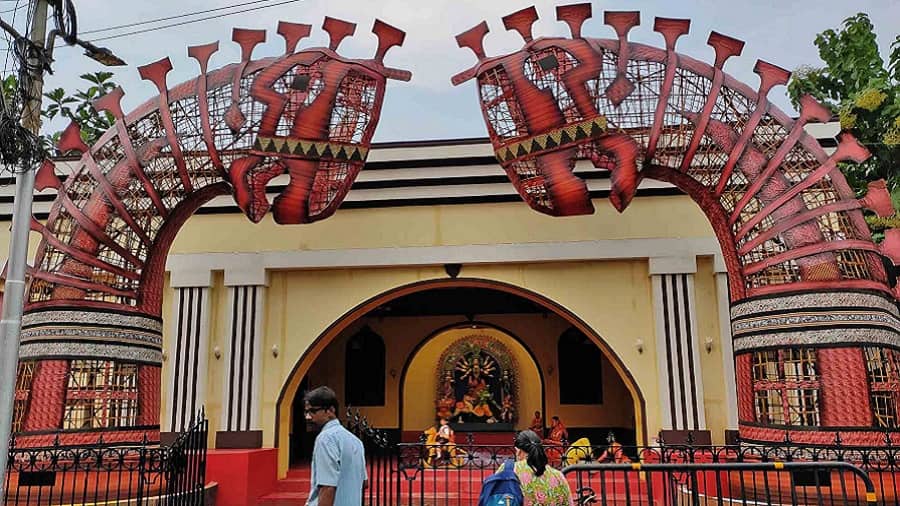 Santoshpur Lake Pally has kept the pandal behind a barricade to restrict entry,