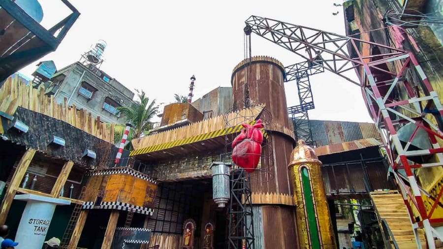 Telengabagan's pandal is structured like an oxygen plant and makes devotees think about the oxygen crisis that rattled the country during the second wave.