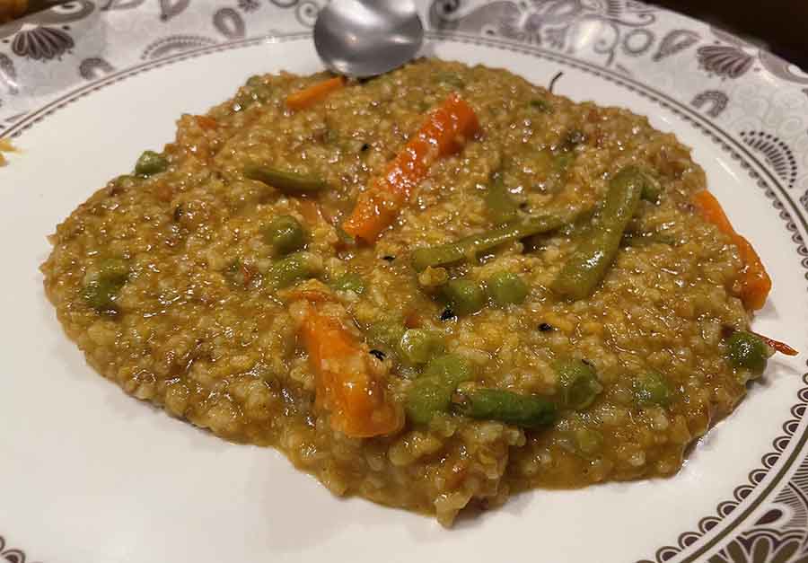 KHICHURI, LABRA AND BEGUNI BHOG AT PARA’R PANDAL: No matter what we recommend, you probably won’t skip the Ashtami-r bhog from your neighbourhood pandal (and you shouldn’t). We all agree that there are few things that are as satisfying as khichuri and beguni!