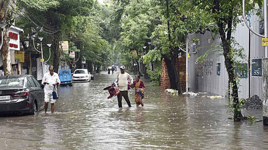 Rain alert, civic bodies in Kolkata, suburbs brace for flooding