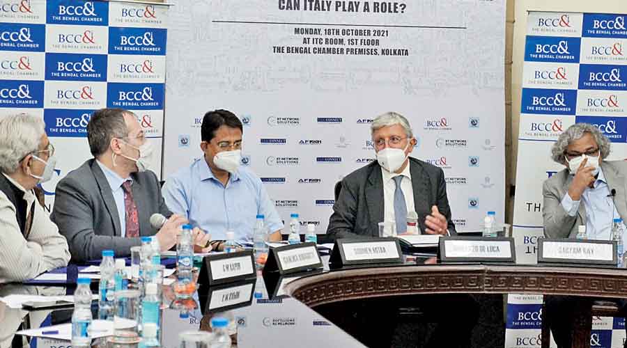 (From left) GM Kapur, chairperson, heritage committee, BCC&I; Gianluca Rubagotti, consul general of Italy in Kolkata; Soumen Mitra, commissioner of police, Kolkata; Vincenzo De Luca, ambassador of Italy to India; and Gautam Ray, senior VP, BCC&I; at the session on Monday.