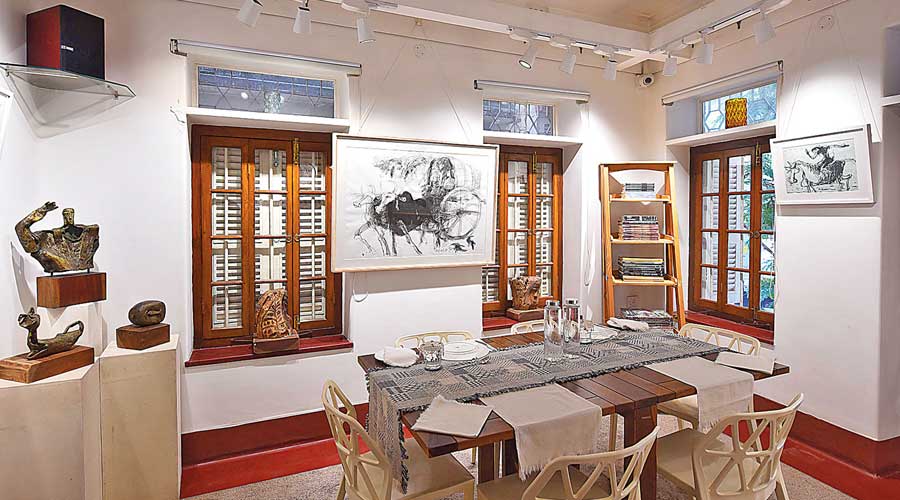  The  cafe  and gallery space with its red oxide floor, glass and shutter windows reflects the architectural charm of the old Calcutta houses. Two six-seater tables are arranged in the gallery space for curated meal experiences, orders for which are required to be placed and paid for two days in advance. The place has a separate walk-in menu as well serving sandwiches, pasta, crostini, dessert and beverages.