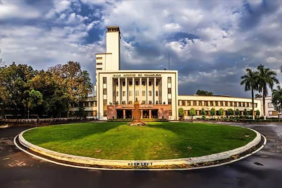 IIT Kharagpur has announced a full ride scholarship for the top 100 rankers of JEE Advanced 2021.  