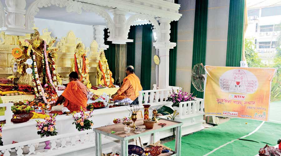 Puja underway in the permanent structure at Alakai