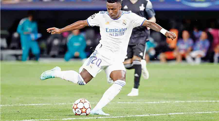 Real Madrid 2-0 Valencia: Marco Asensio and Vinicius Junior score