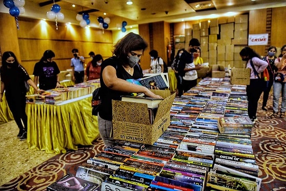 Kitab Lovers’ Load the Box at Halidram Banquets, Ballygunge. 