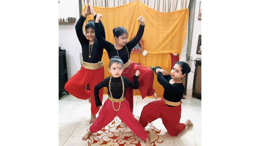 The children’s recital Durge Durge Durgatinashini uploaded on Sashthi