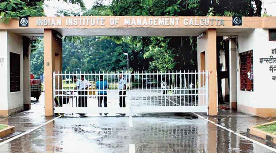 The containment zone set up around four hostels on the IIM Calcutta campus has been lifted.