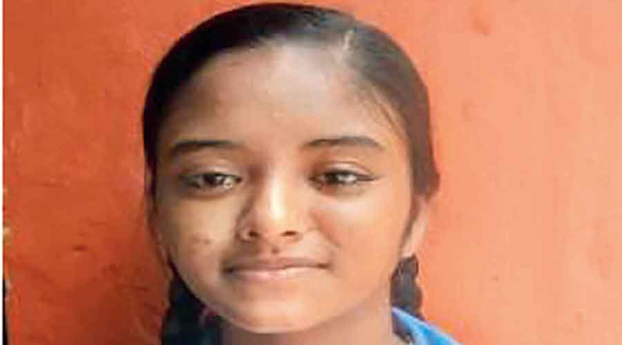 Ishika Shaw, who received The Surrendra Paul Memorial Award  For Courage