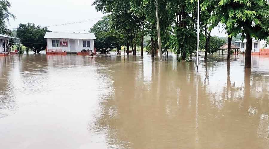 Bagui, Keleghai and Kangsabati rivers overflowed at several points, in addition to breaching their dams. 