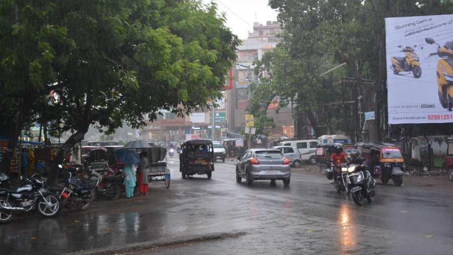 Rain due to the influence of the low pressure lashes steel city on Monday.