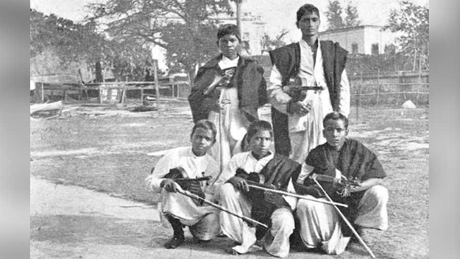 Pupils of the Oxford Mission violin class