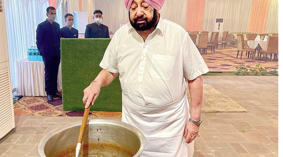 Punjab chief minister Amarinder Singh cooks a dish