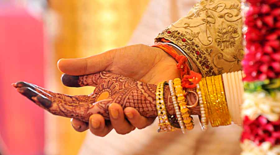 Delhi High Court allows online marriage registration - Telegraph India