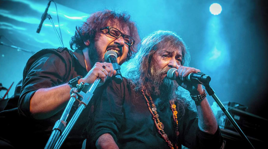 Tapas 'Bapi' Das (right) with singer Suman 'Mickey' Chatterjee. 