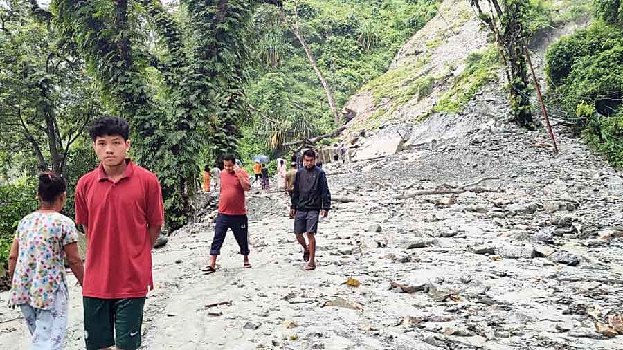 29th Mile, some 60km from Siliguri, which is the most landslide-prone zone along NH10. 