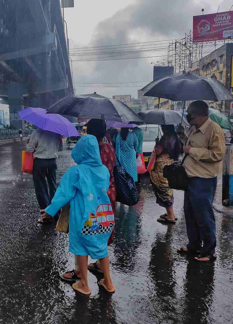 The rain brought down the mercury on Monday, when the minimum temperature was 29.7 degrees Celsius, three notches below normal