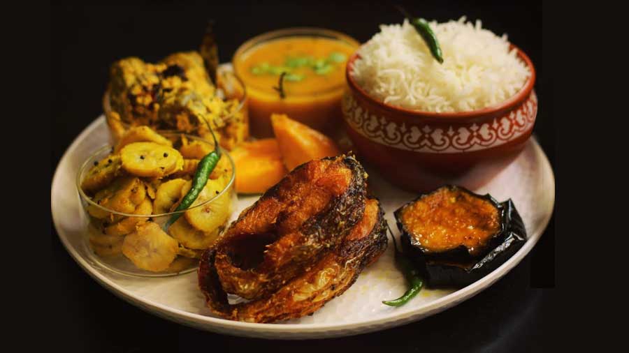 What’s on your plate... Bhetki Paturi, Chitol Maachher Muitha or Tel Koi? 