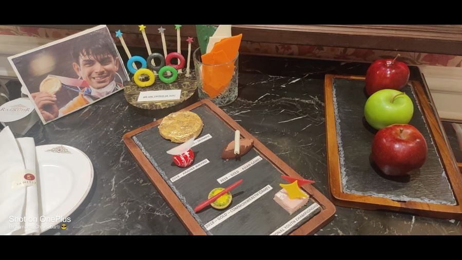 The desserts inspired by the Indian flag and Neeraj Chopra's medals that were served in the champion's suite