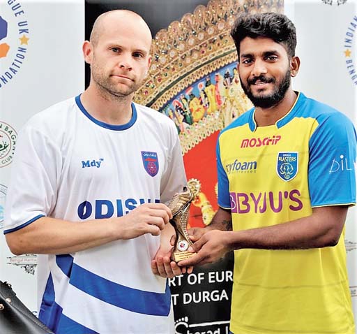 Nick Little of Odisha and Akhil Soman of Kerala, joint winners of the golden boot, with six goals each