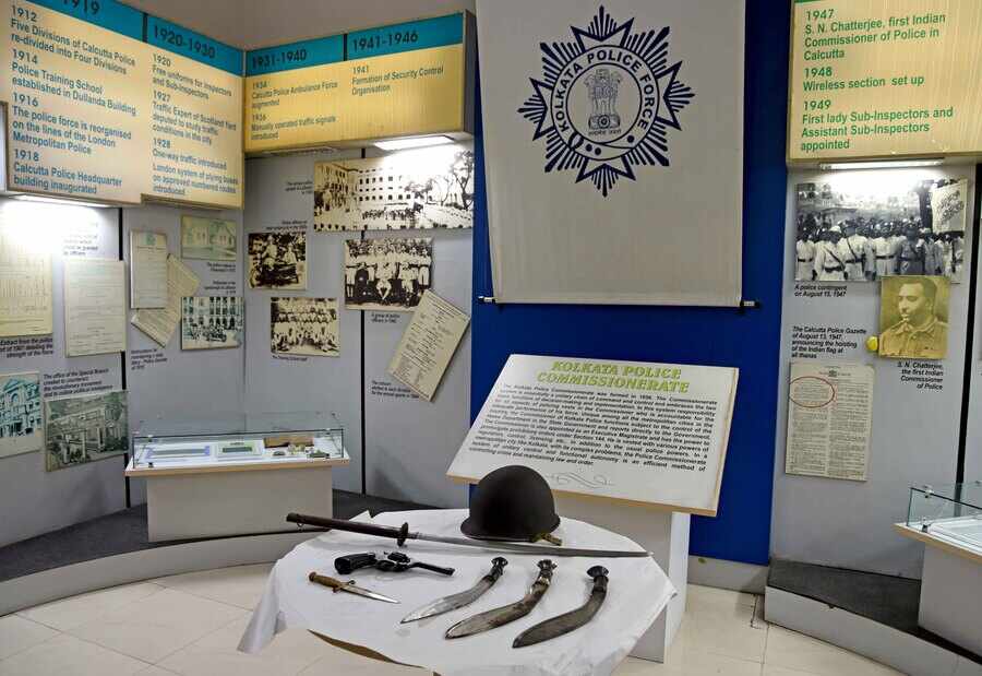 The antique weapons that the Kolkata police handed over to the army included a 0.38 calibre Enfield pistol revolver, three khukris, a  knife, a sword with scabbard and an iron helmet