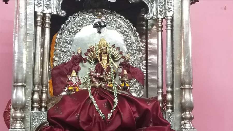 The original Dhakeshwari idol, now in Kolkata