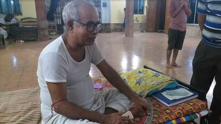 Shakti Ghoshal at Kumartuli’s Dhakeshwari Mandir