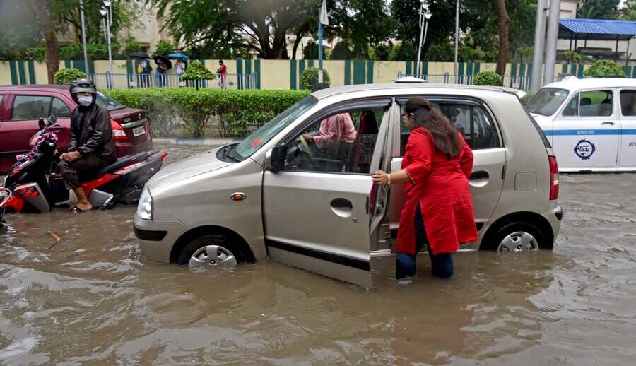 "I had gone to Salt Lake in the morning," said Bhaskar Narayan, 46, who lives in Dhakuria. "At the exit from Broadway I was scared my car would sink!" Long-time residents said regular waterlogging on main roads was a recent phenomenon for the township