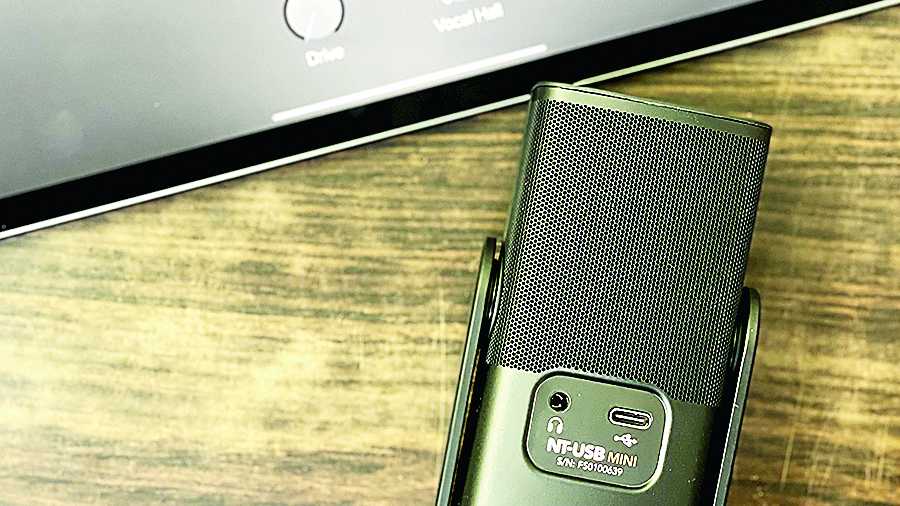 On the back of the microphone are two ports — 3.5mm headphone jack input and USB-C
