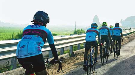 Cyclists reach Odisha