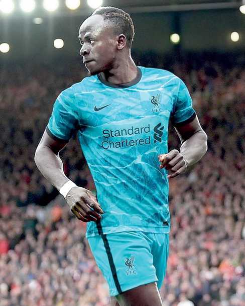 Sadio Mané in the Liverpool 20-21 Away kit