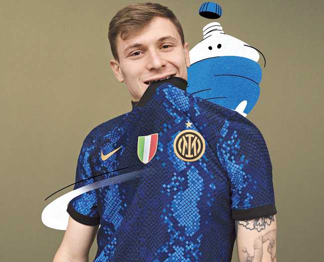 Nicolo Barella in the Inter Home kit