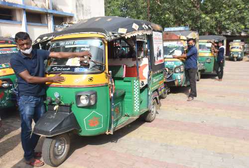 Calcutta High Court seeks list of illegal autorickshaws in Barrackpore