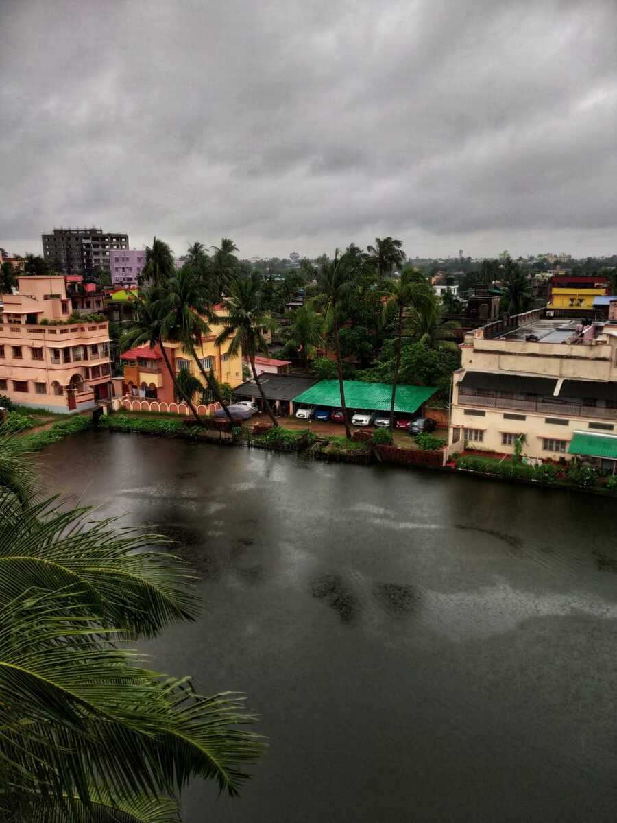 Howrah, 11.30am. The rains have battered Kolkata later than usual this time and waterbodies are already filled